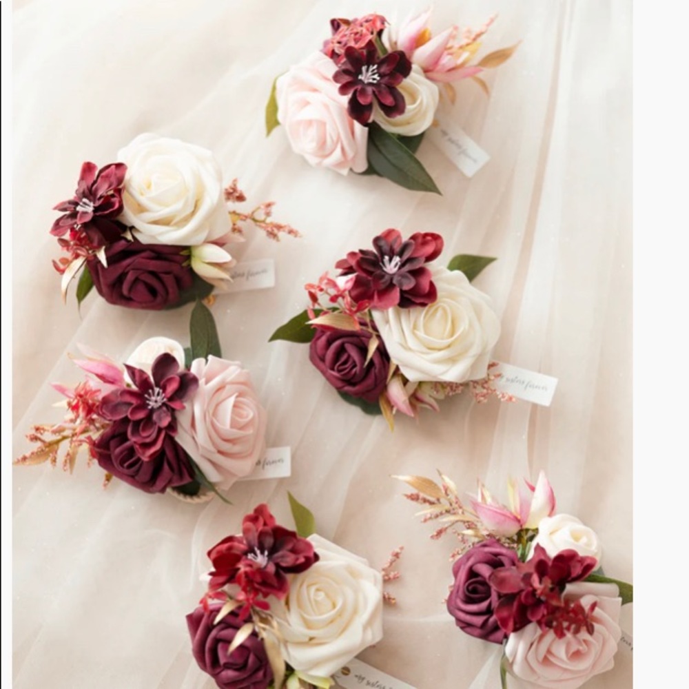 Lings moments wrist corsage